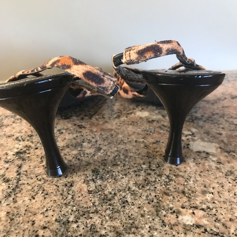 Naturalizer Leopard Print Prissy Slingbacks - Picture 4 of 8